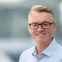 Headshot of Professor Sheldon Hanton