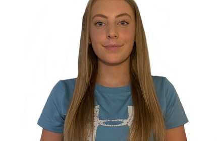 Headshot of Ela Jones